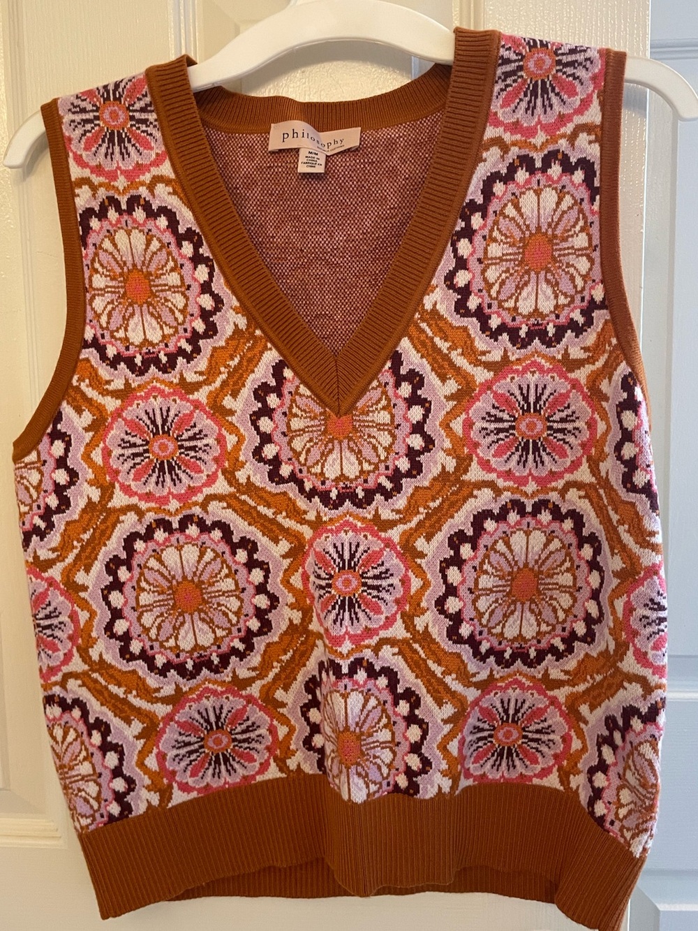 Philosophy v neck sleeveless sweater vest Sz M.  Multicolor, like new